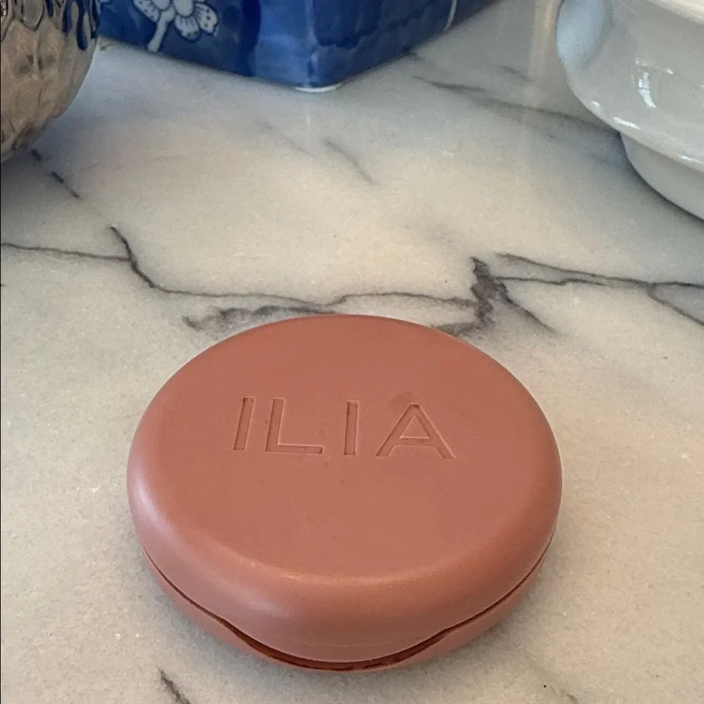 ILIA no box